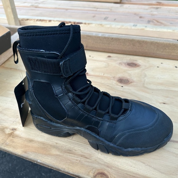 NRS work boot - Picture 2 of 4